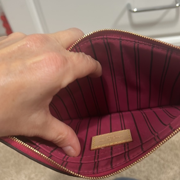 Authentic Louis Vuitton Monogram Neverfull Pochette - Picture 7 of 9